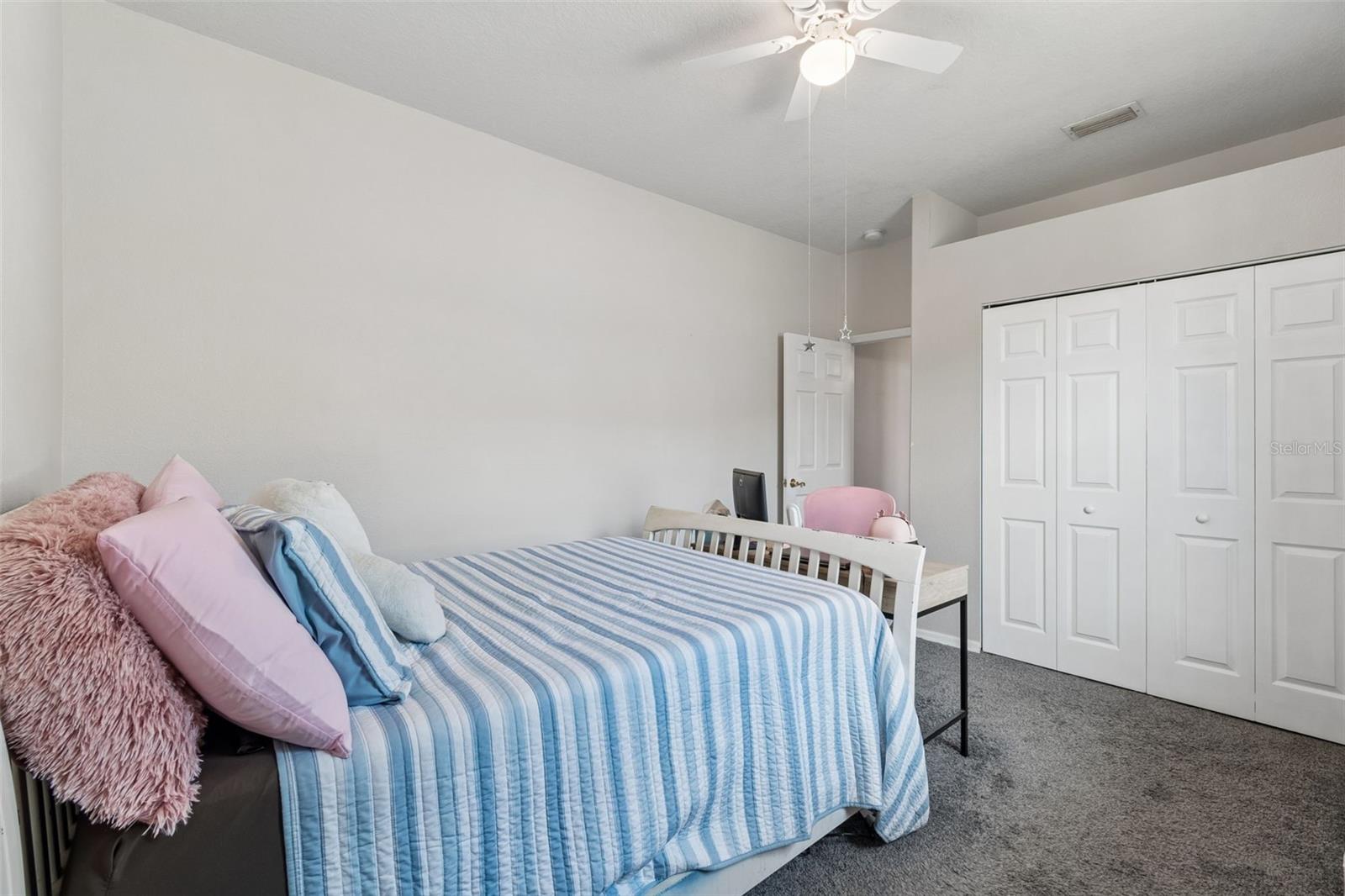 RIVERCHASE - Residential