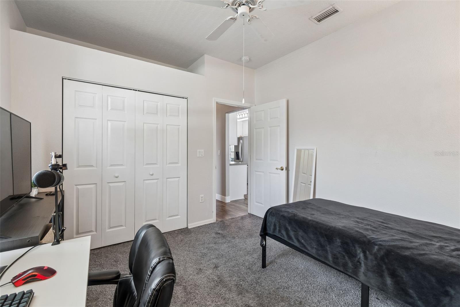 RIVERCHASE - Residential