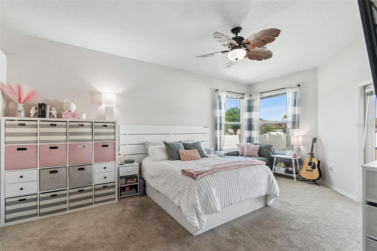 RIVERCHASE - Residential
