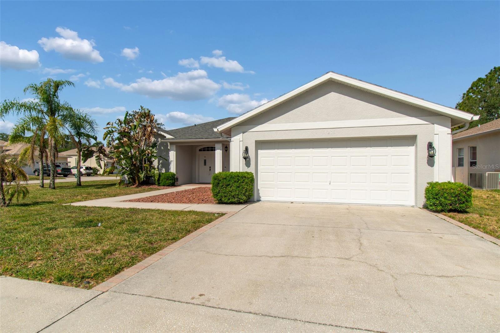 RIVERCHASE - Residential