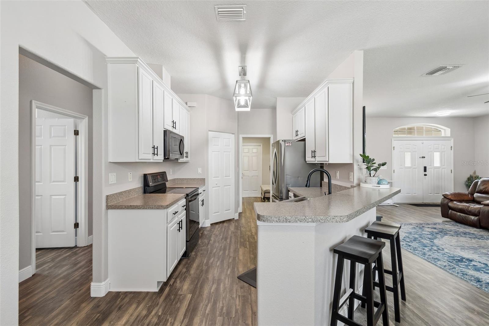 RIVERCHASE - Residential