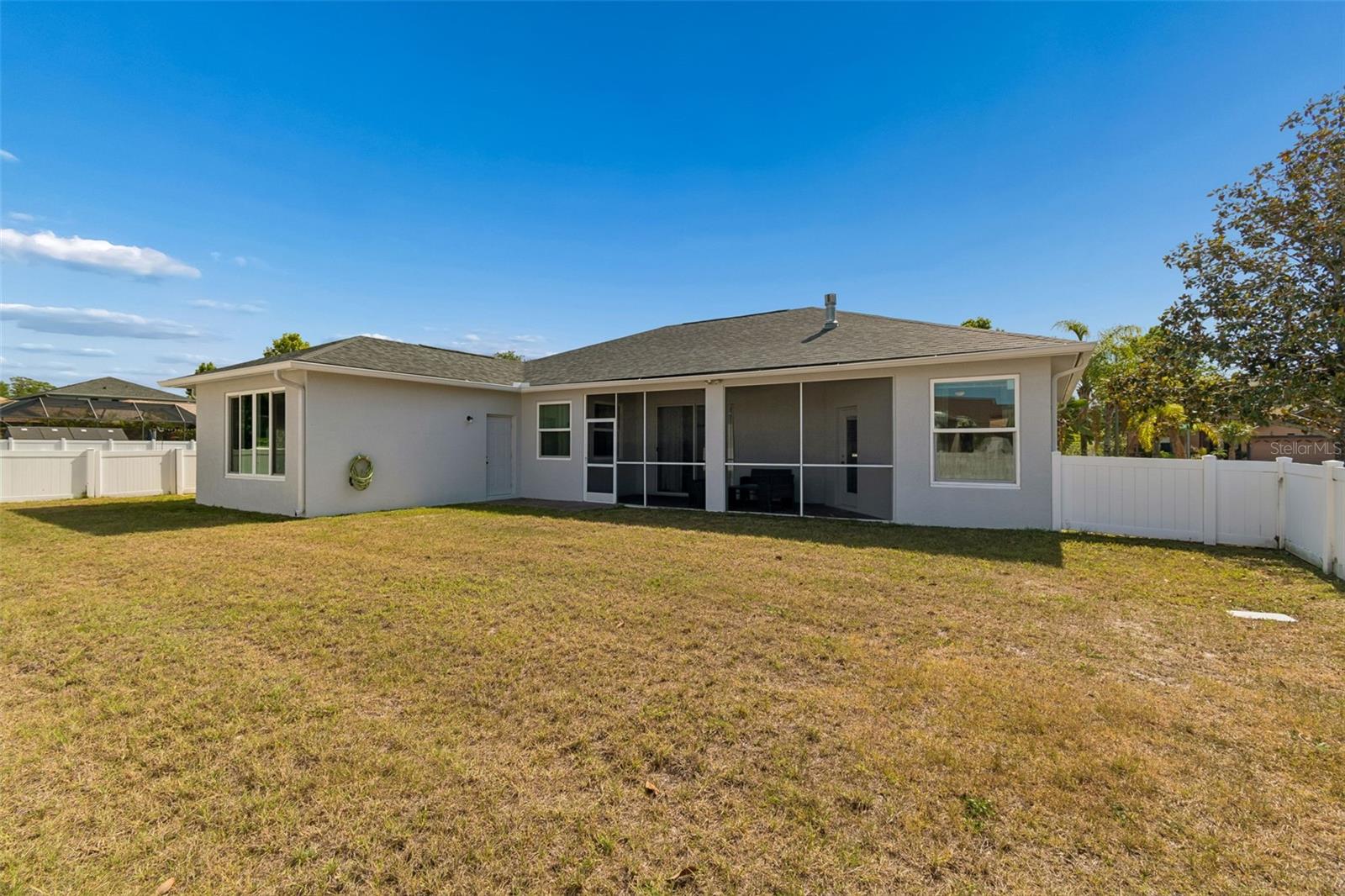 RIVERCHASE - Residential
