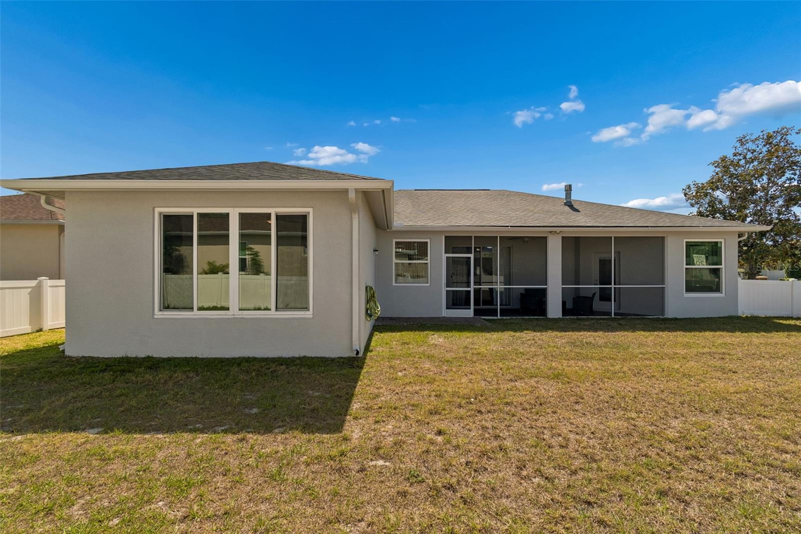 RIVERCHASE - Residential