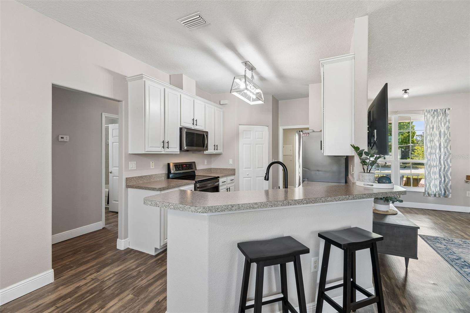 RIVERCHASE - Residential