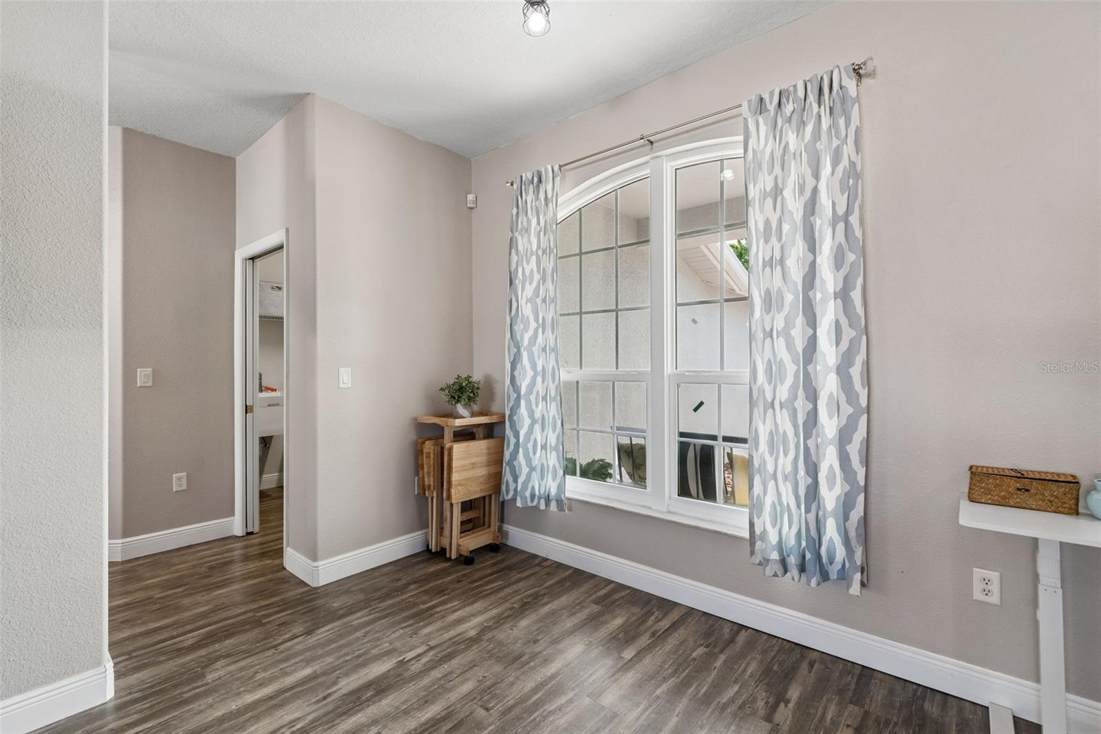 RIVERCHASE - Residential