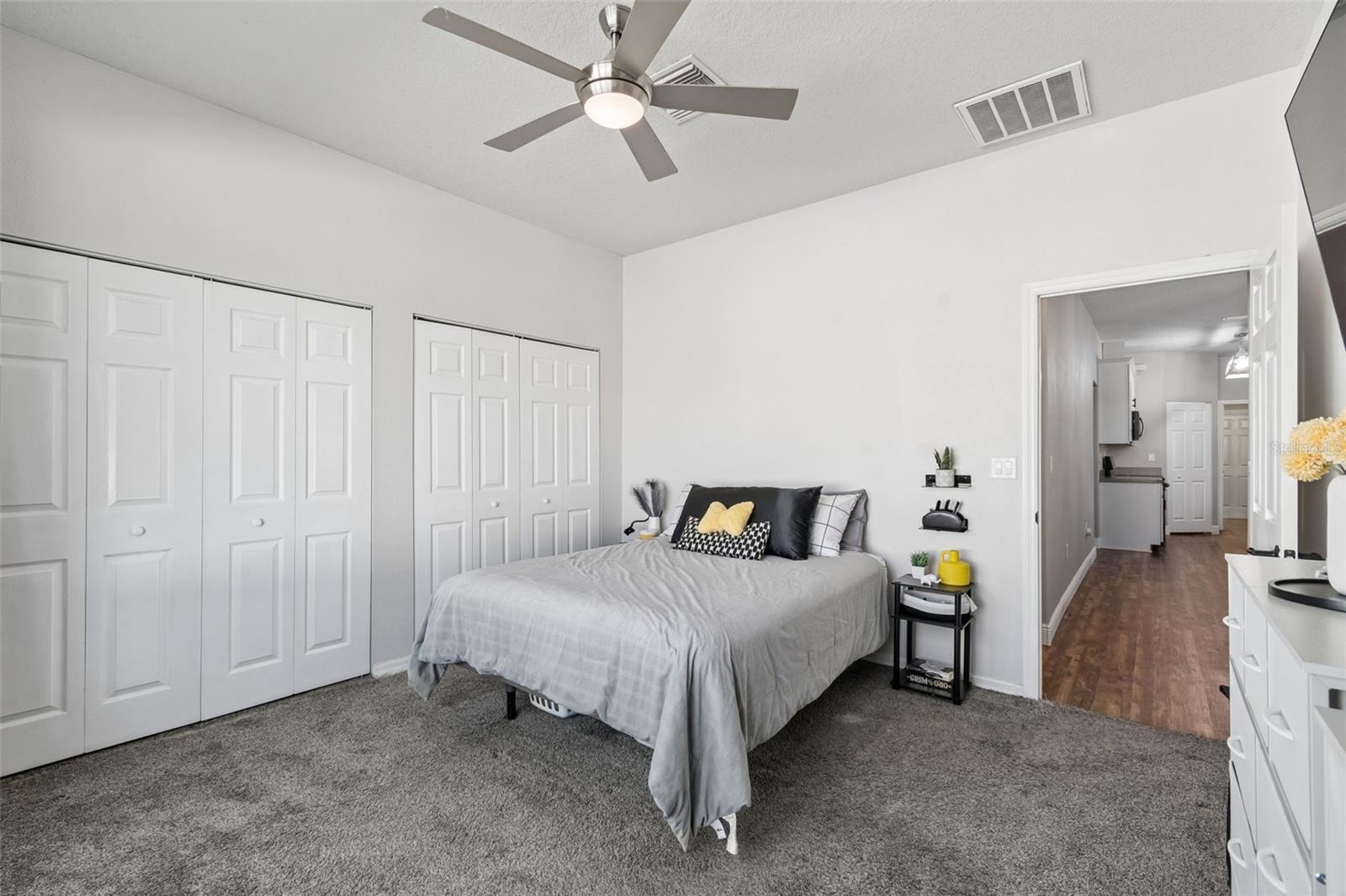 RIVERCHASE - Residential