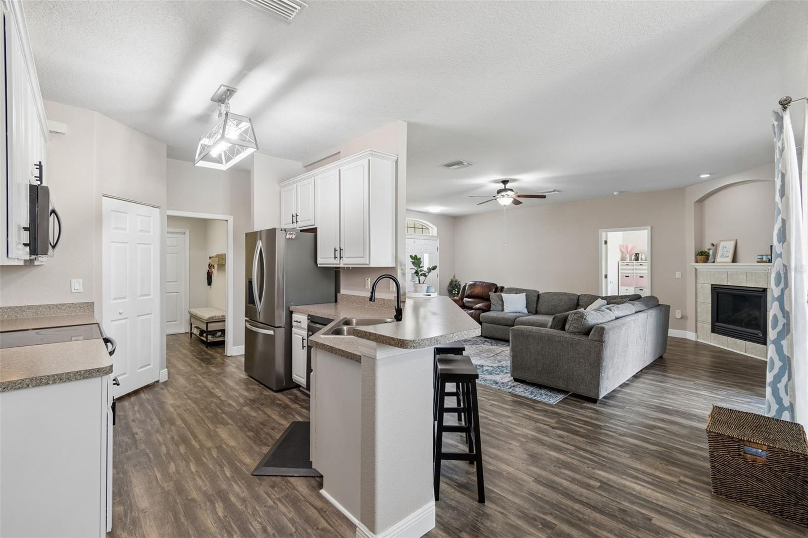 RIVERCHASE - Residential