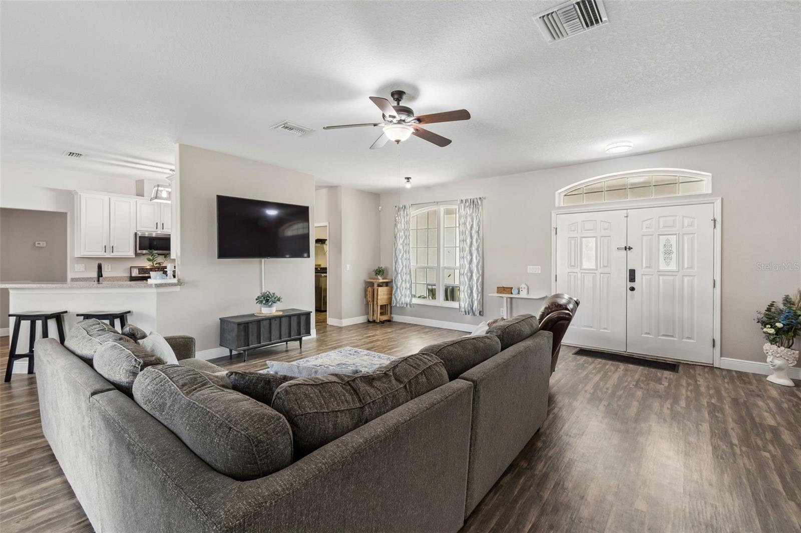 RIVERCHASE - Residential