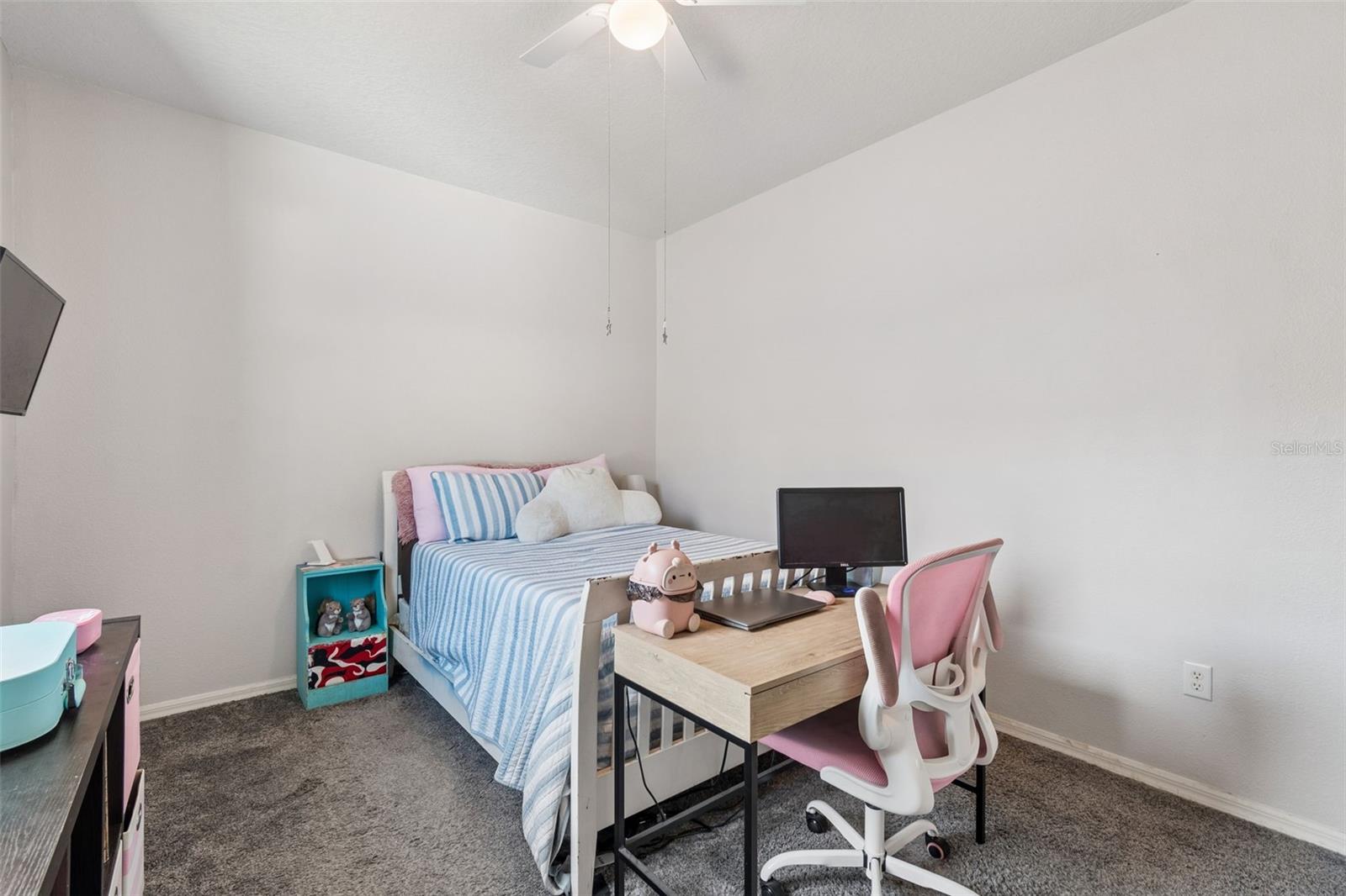RIVERCHASE - Residential