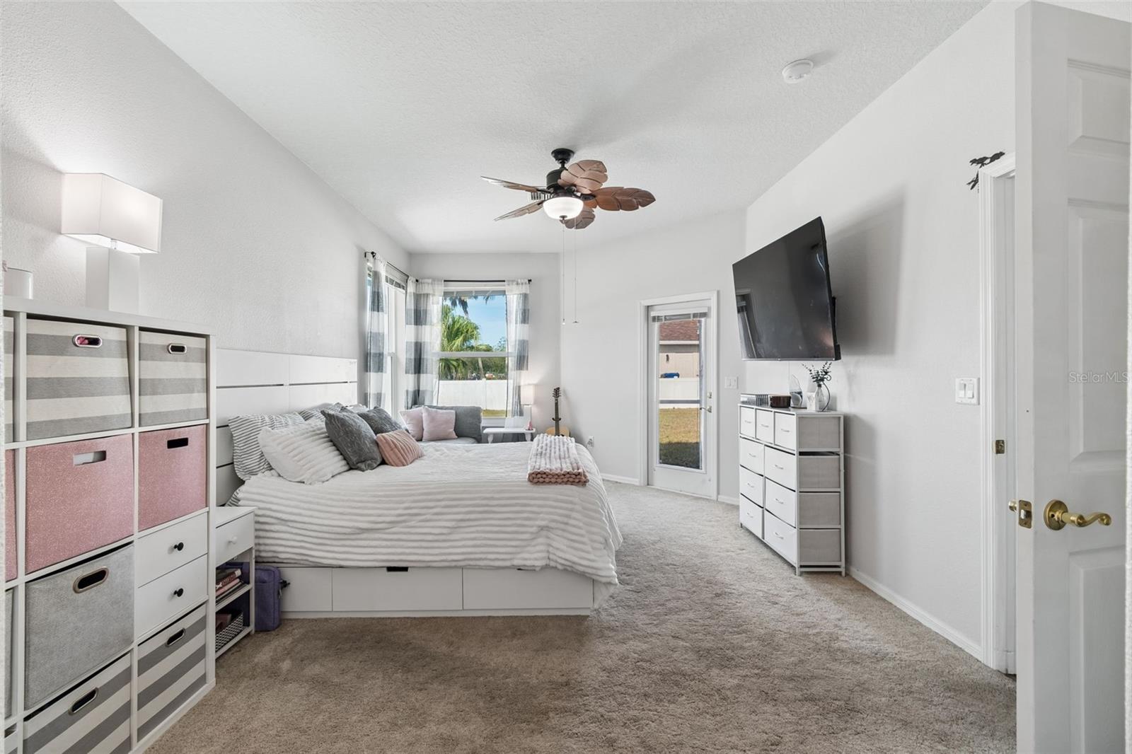 RIVERCHASE - Residential