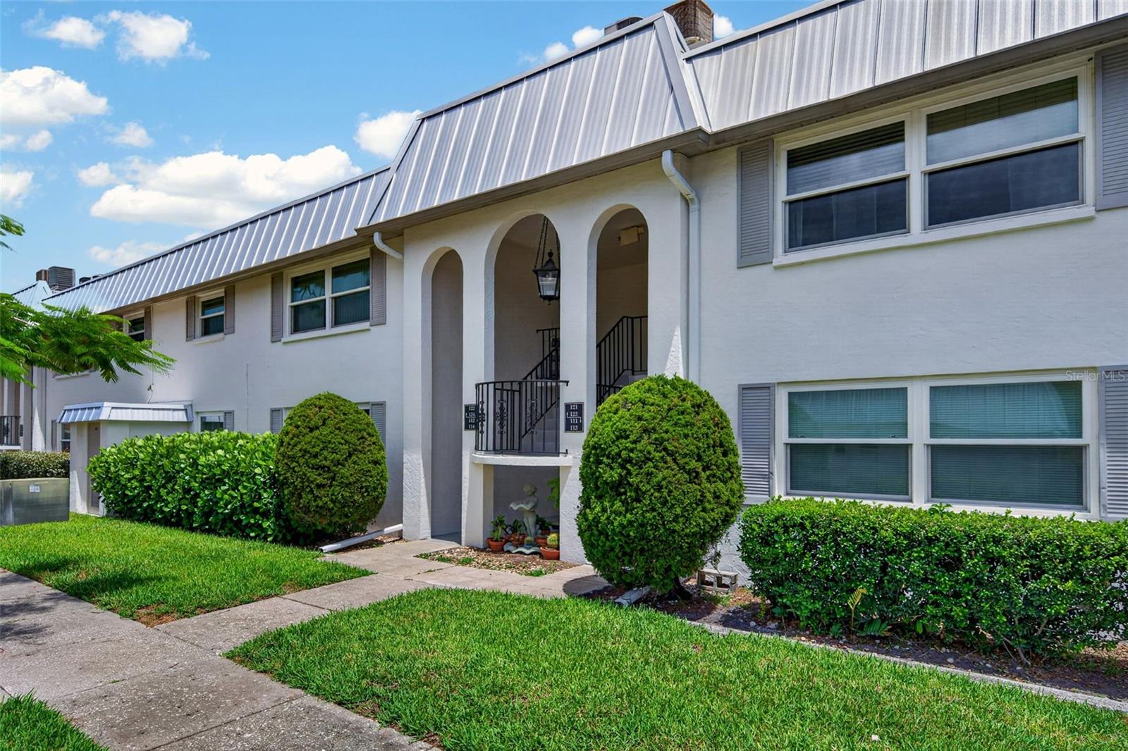 BAYWOOD COLONY GARDEN APTS - Residential