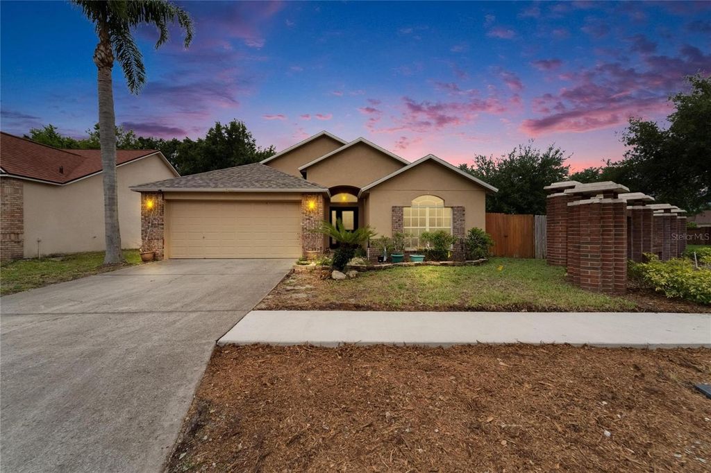 Photo of 6801 Bishops Pointe Way, Riverview, FL 33578 (MLS # TB8385528)