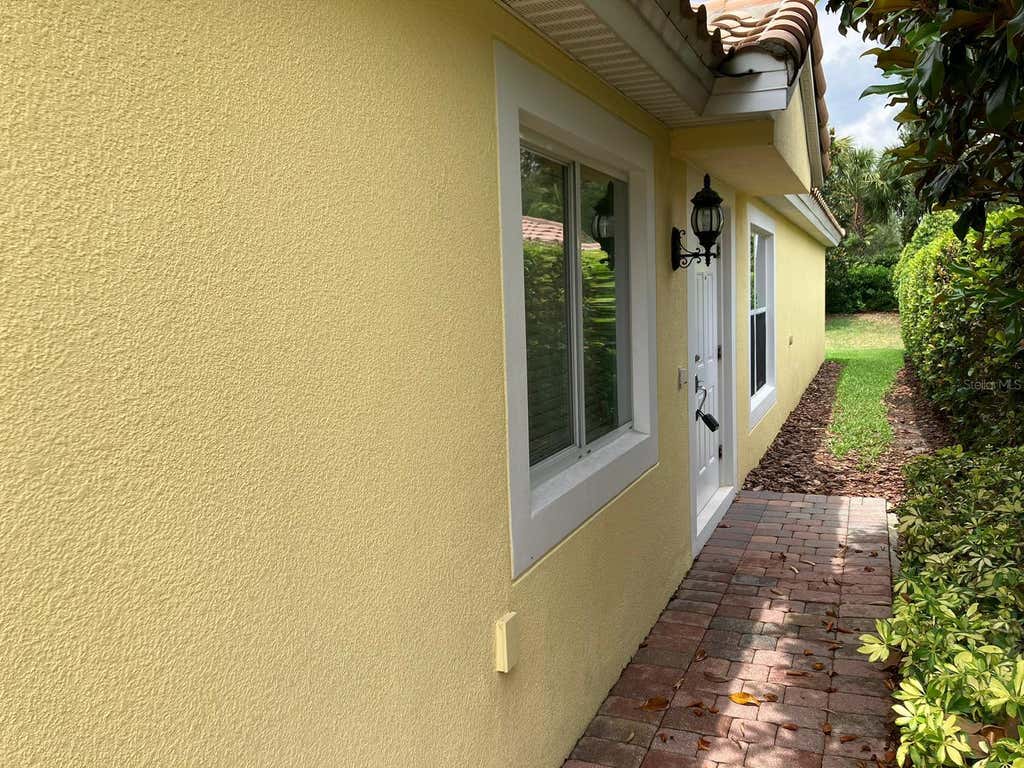 Photo of 11896 Fiore Drive, Orlando, FL 32827 (MLS # O6430383)