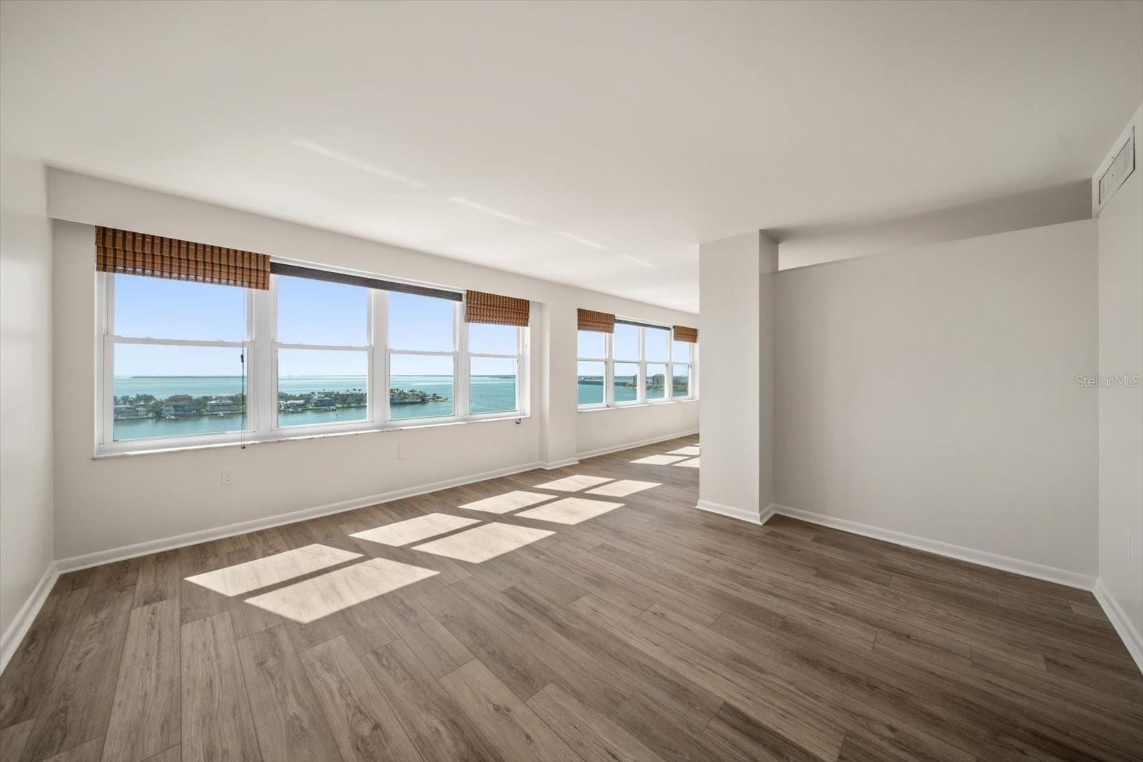 BAYWAY ISLES POINT BRITTANY FOUR - Residential