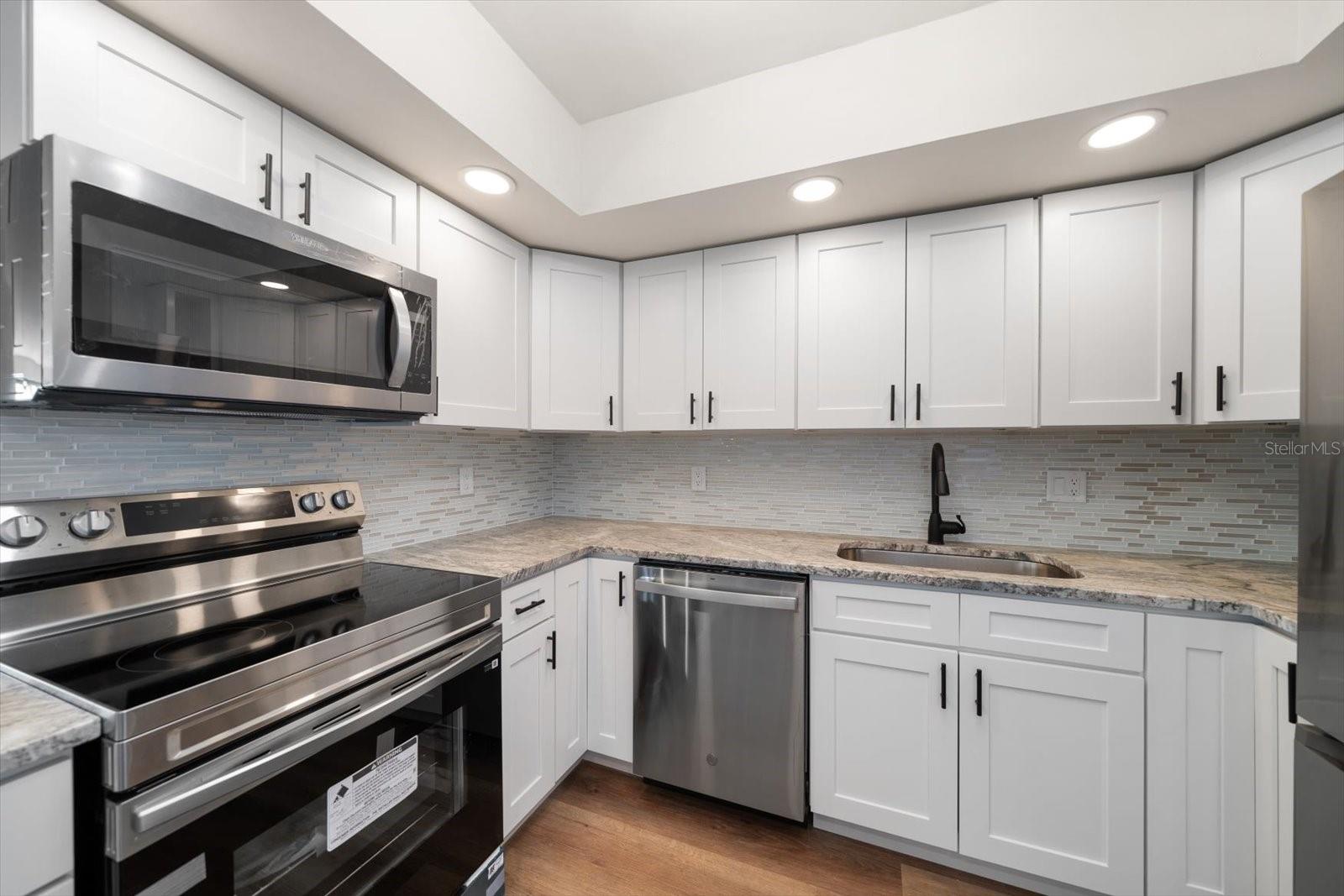 BAYWAY ISLES POINT BRITTANY FOUR - Residential