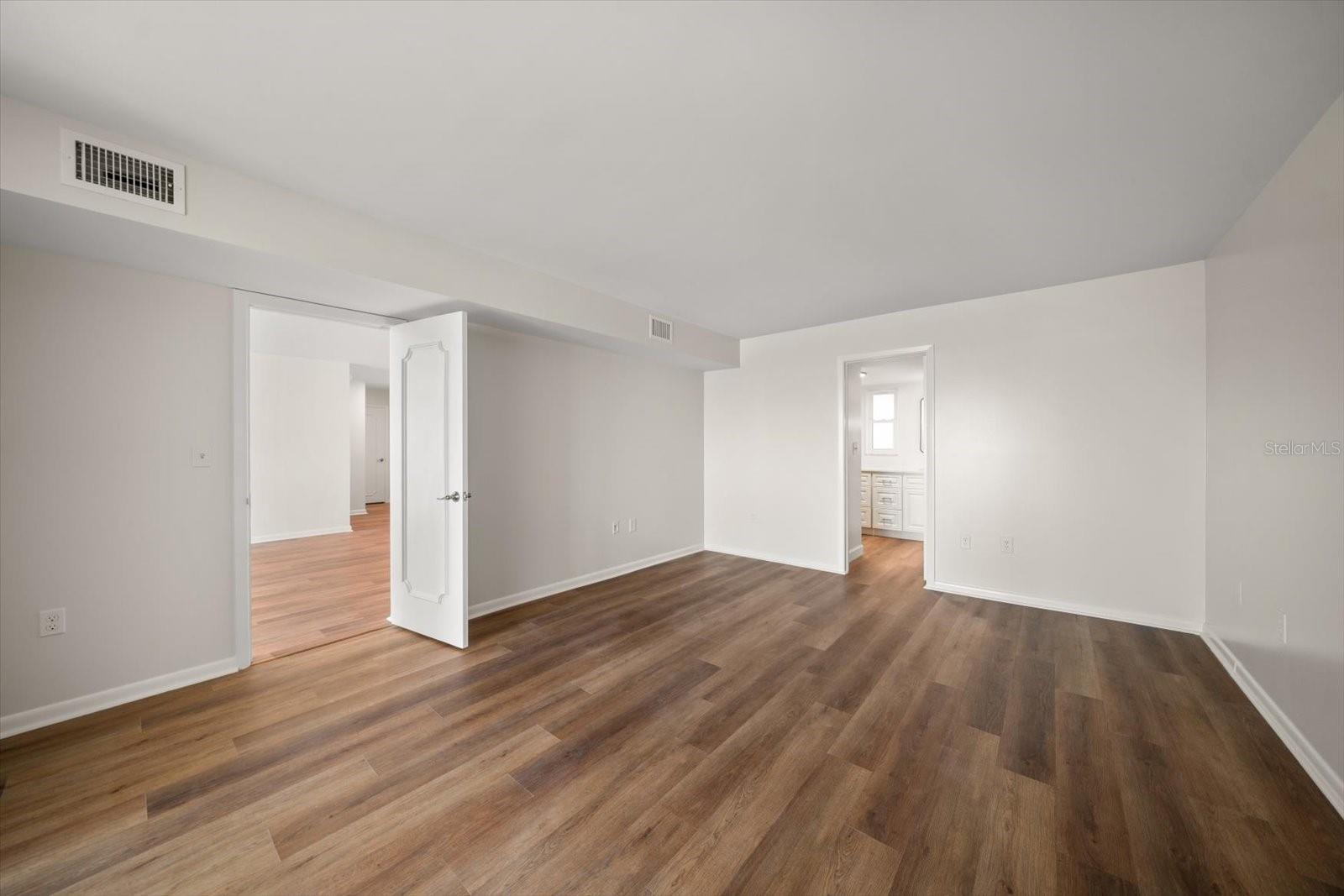 BAYWAY ISLES POINT BRITTANY FOUR - Residential