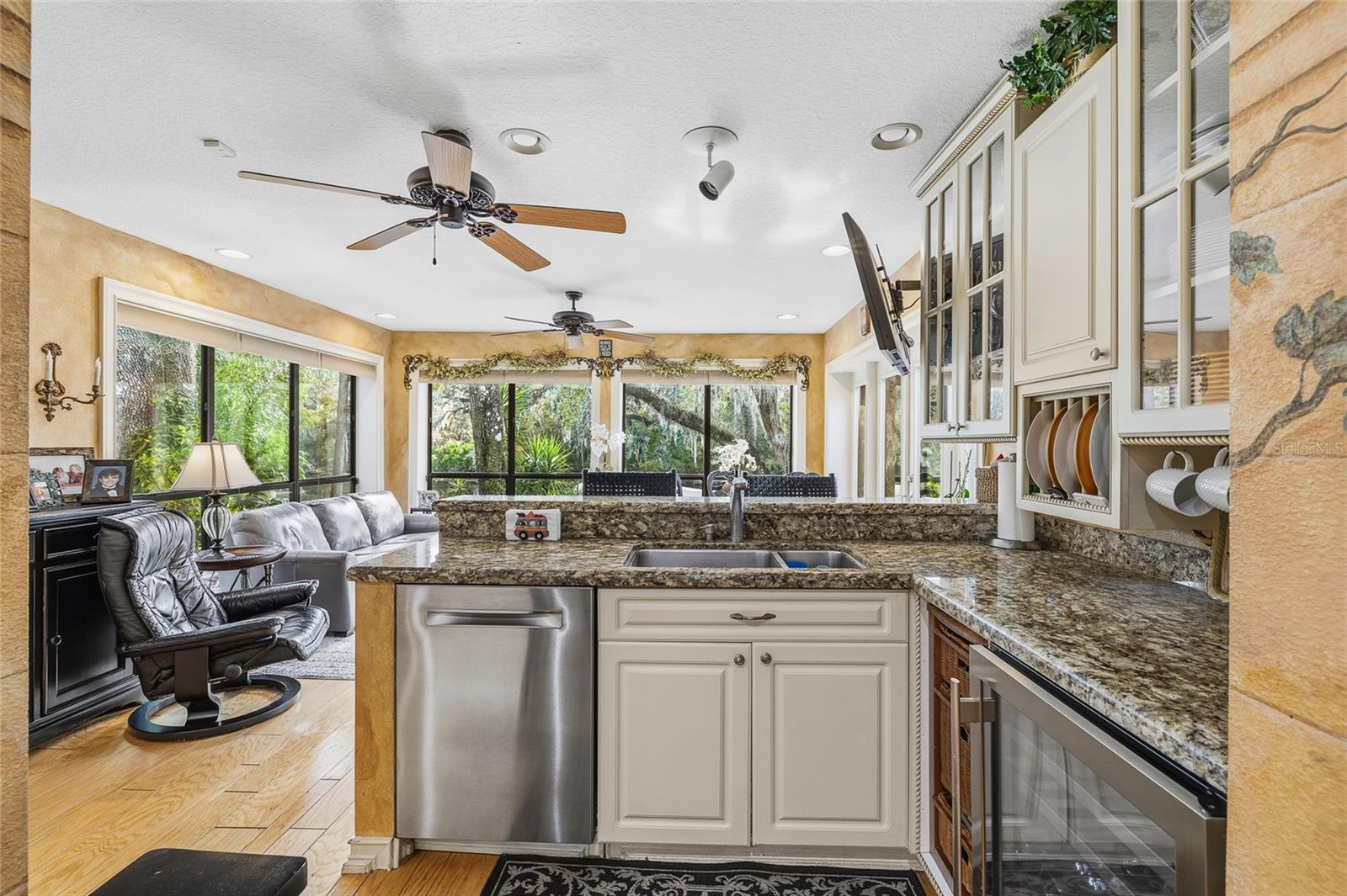 TEMPLE TERRACE ESTATES - Residential