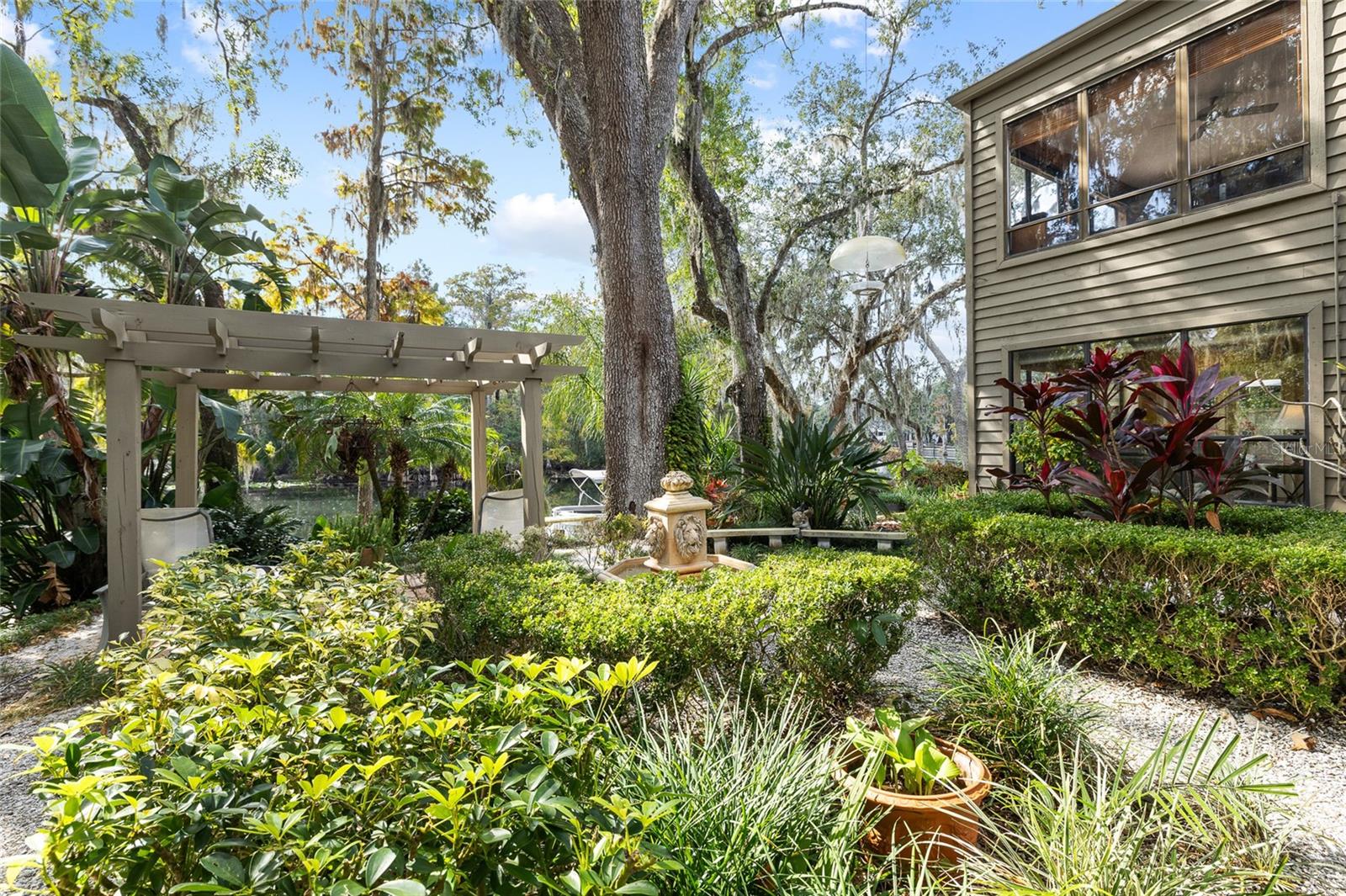 TEMPLE TERRACE ESTATES - Residential