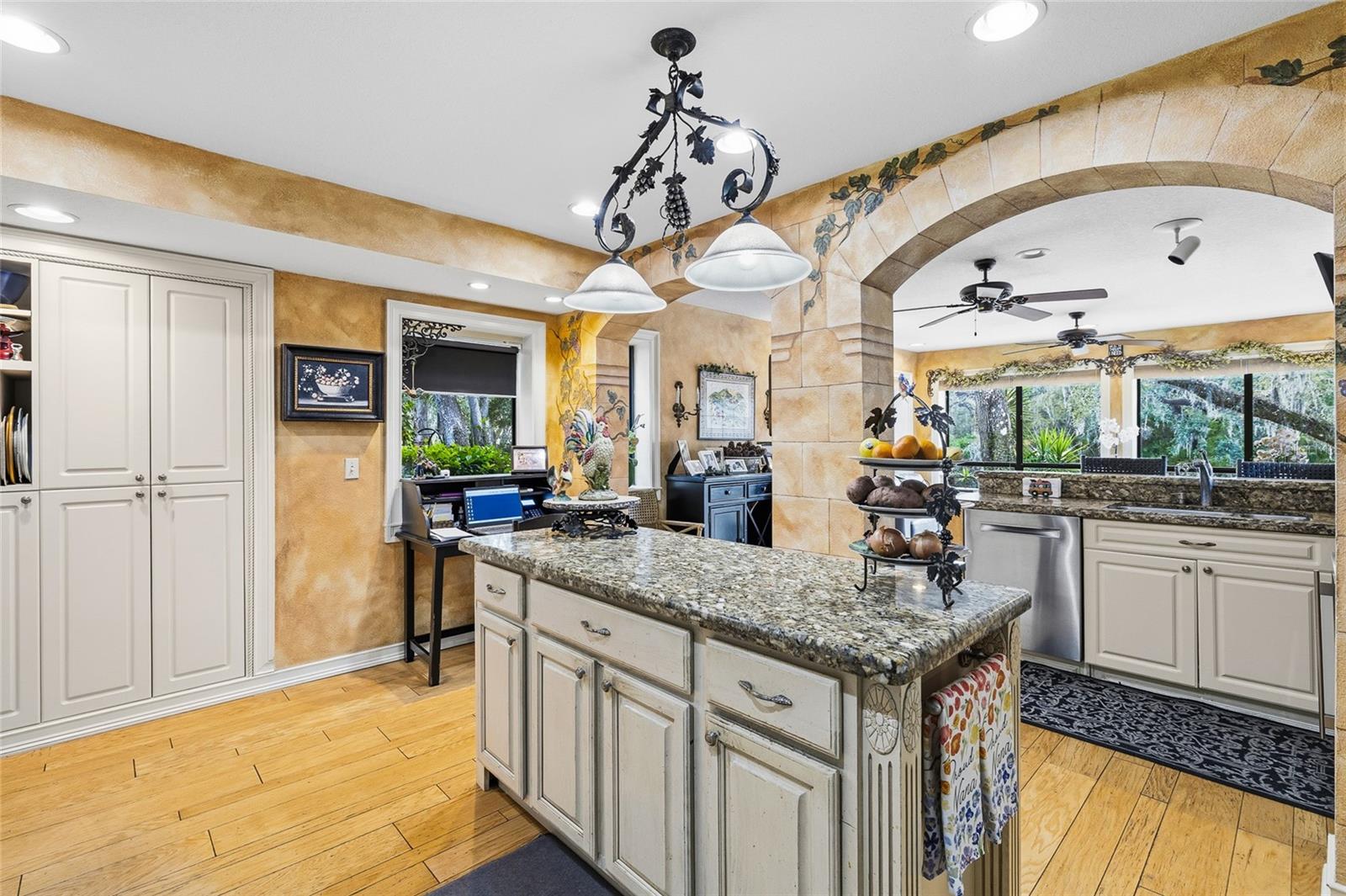 TEMPLE TERRACE ESTATES - Residential