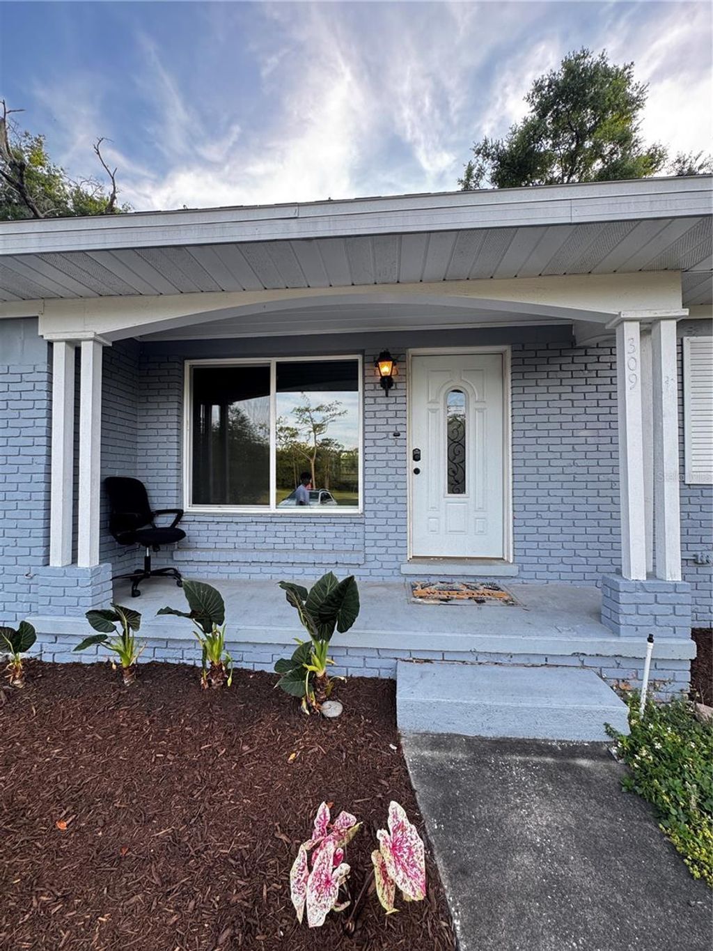 Photo of 309 Belle Claire Place, Temple Terrace, FL 33617 (MLS # TB8501955)
