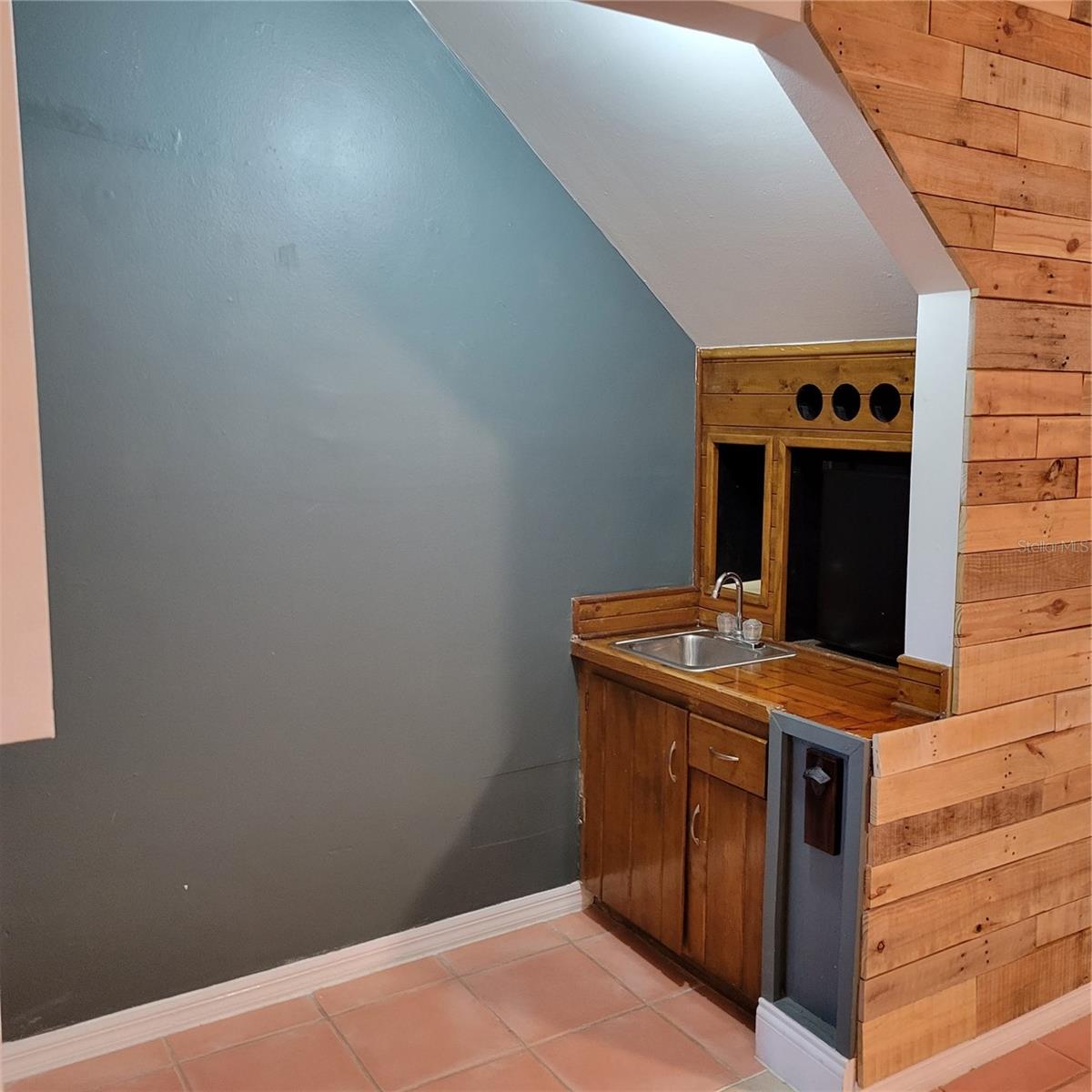 FERNBROOK TRAILS PH 3 - Residential Lease