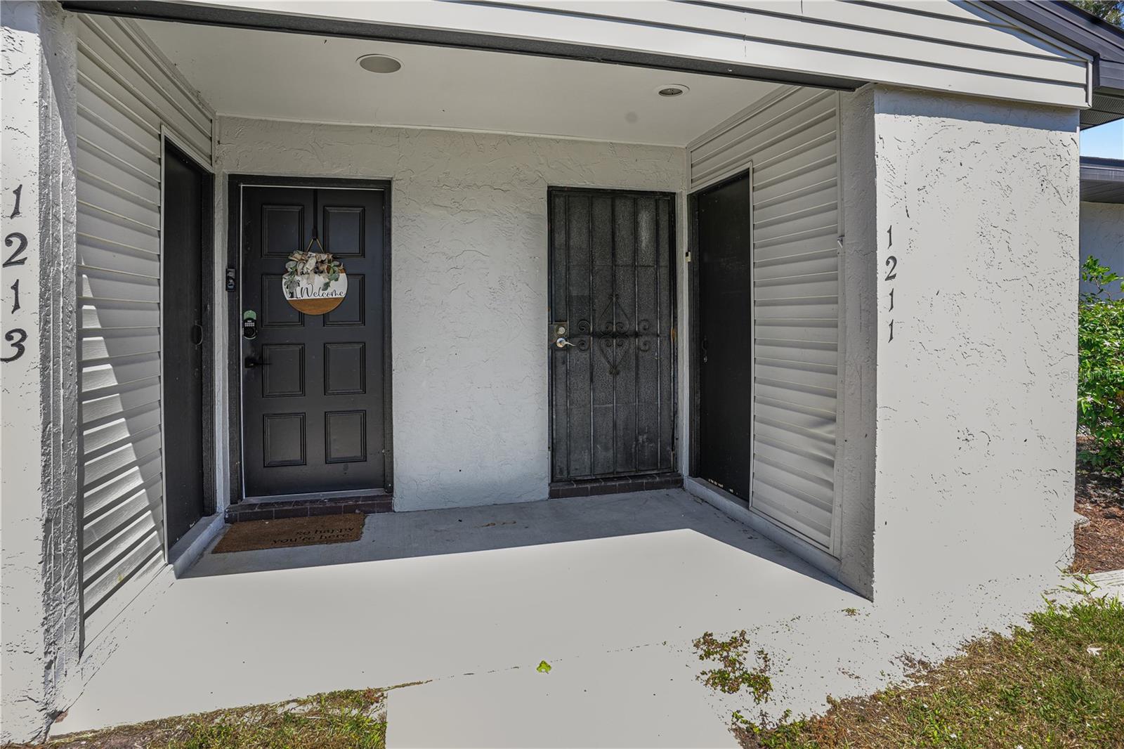 Welcome to this charming 2-bedroom, 1-bathroom condo in the heart of Bradenton! Located at 1211 68th Avenue Dr W, this well-maintained residence offers comfort, convenience, and Florida living at its finest. Step inside to find an open and inviting floor plan with plenty of natural light. The spacious living area flows seamlessly into the dining space and kitchen, perfect for everyday living or entertaining. Both bedrooms are generously sized with ample closet space, and the bathroom has been tastefully updated.
Enjoy your morning coffee or evening breeze on the private screened-in lanai. This condo is part of a quiet, well-kept community with easy access to shopping, dining, schools, IMG Academy, and just a short drive to the beautiful Gulf beaches.
Don't miss this opportunity to lease a move-in-ready condo in a great location—schedule your showing today!