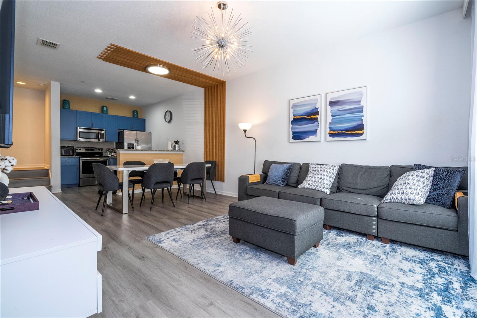 2900 EDENSHIRE WAY 102
