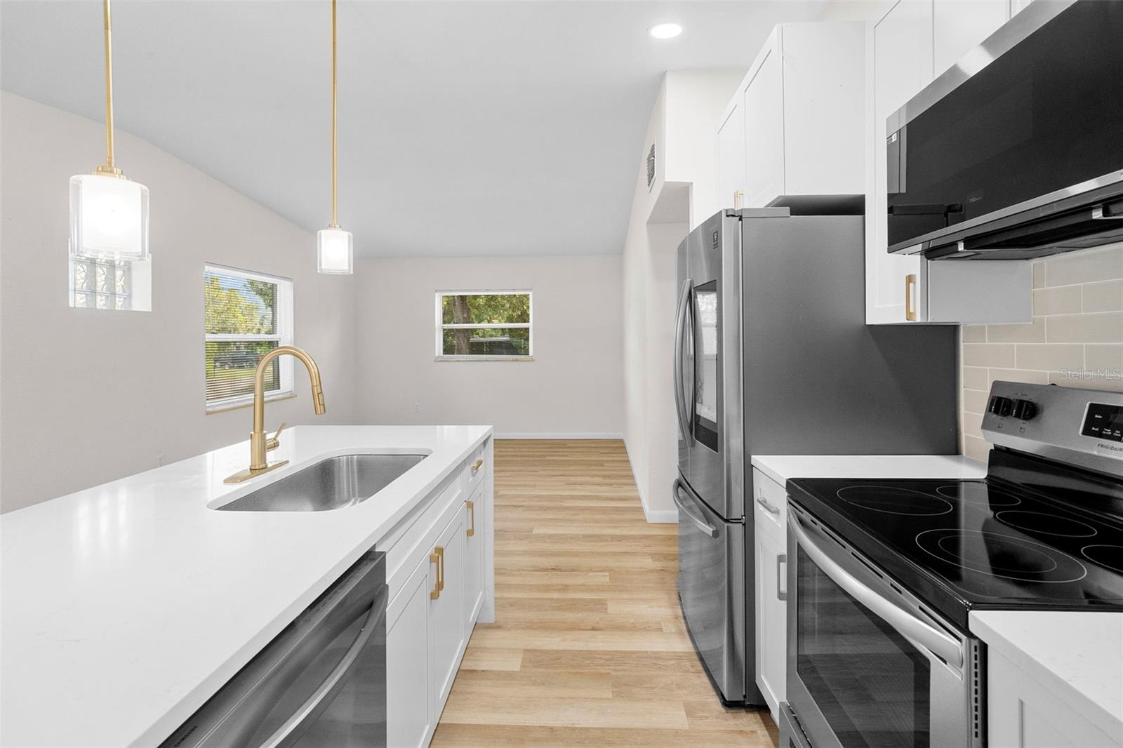 RIVERSIDE PARK ESTATES - Residential