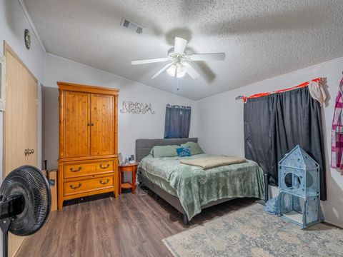 Tiny photo for 4521 NE 28th Avenue, Ocala, FL 34479 (MLS # OM723261)