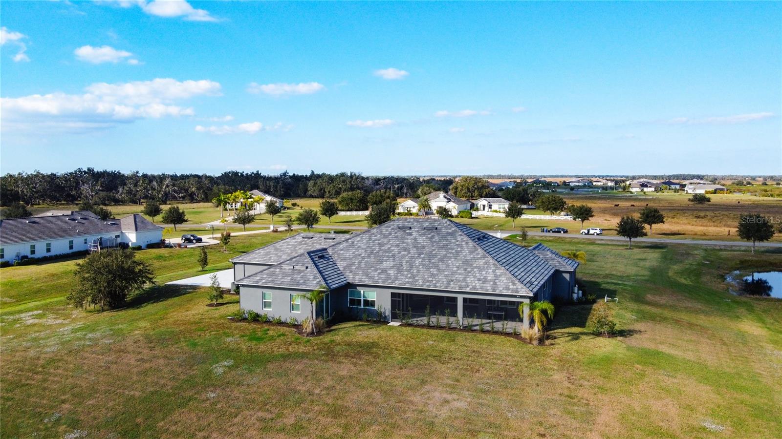 HAMPTON LAKES - Residential