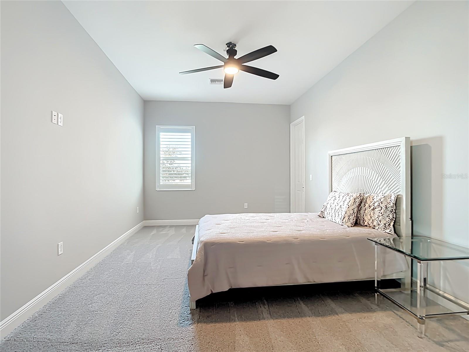 HAMPTON LAKES - Residential