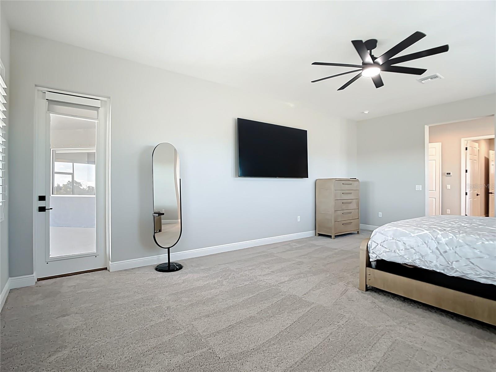 HAMPTON LAKES - Residential