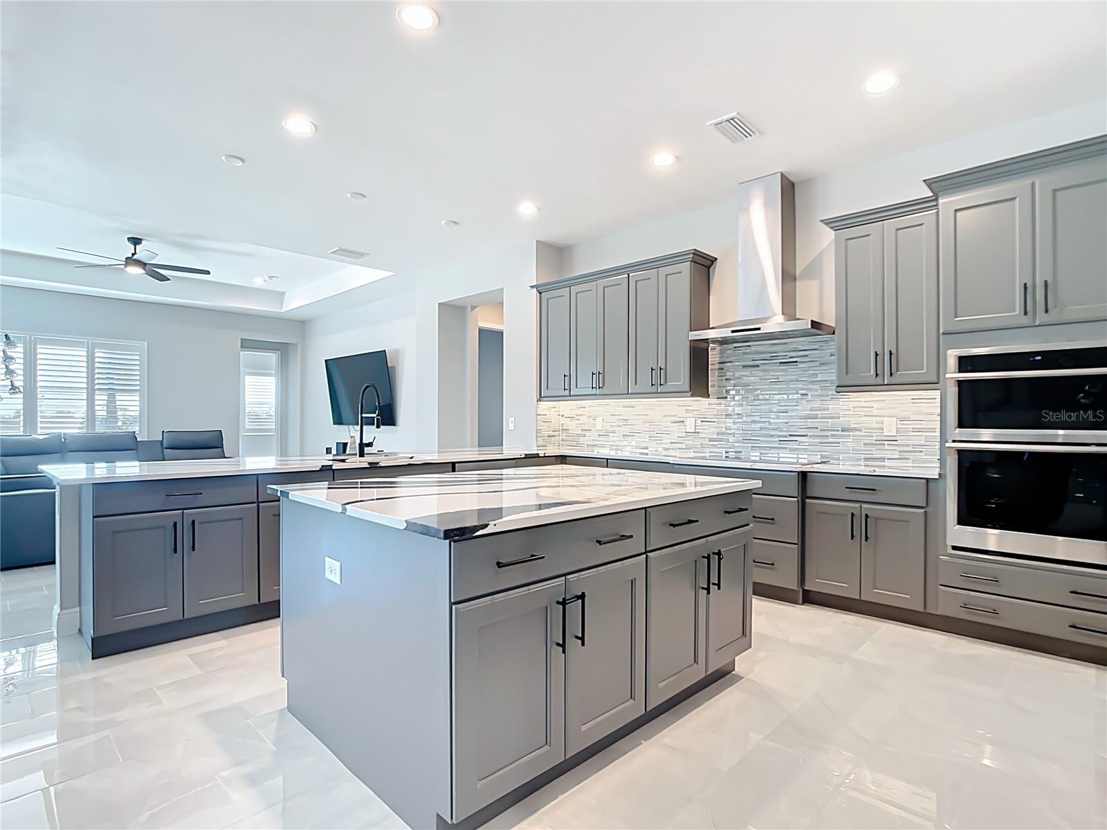 HAMPTON LAKES - Residential