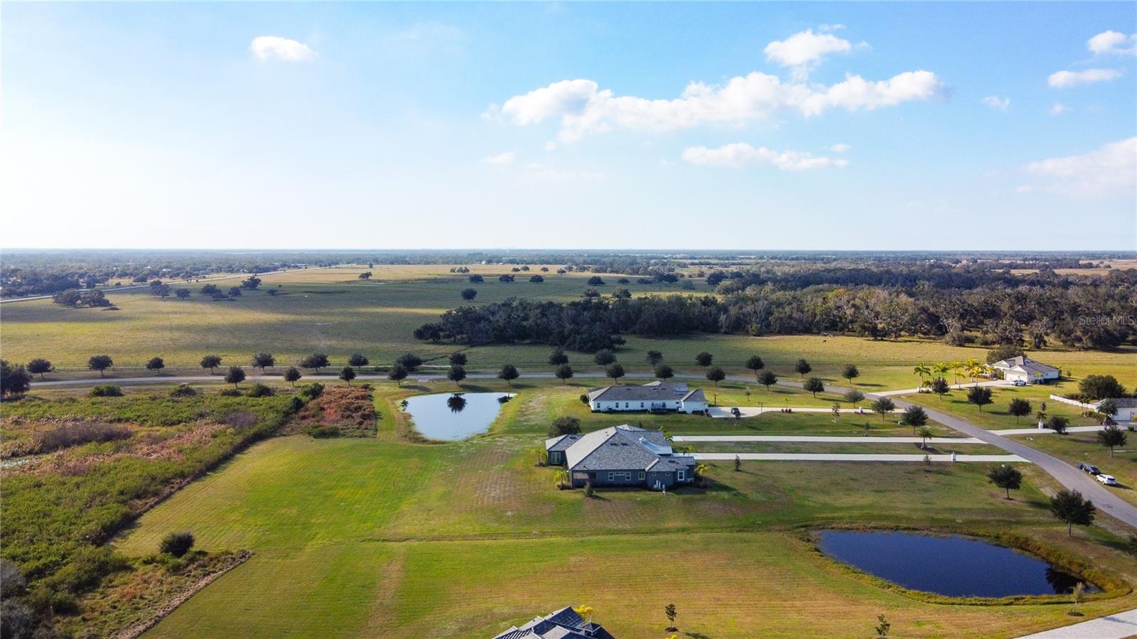 HAMPTON LAKES - Residential