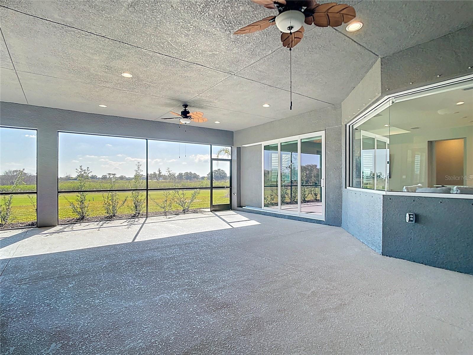 HAMPTON LAKES - Residential