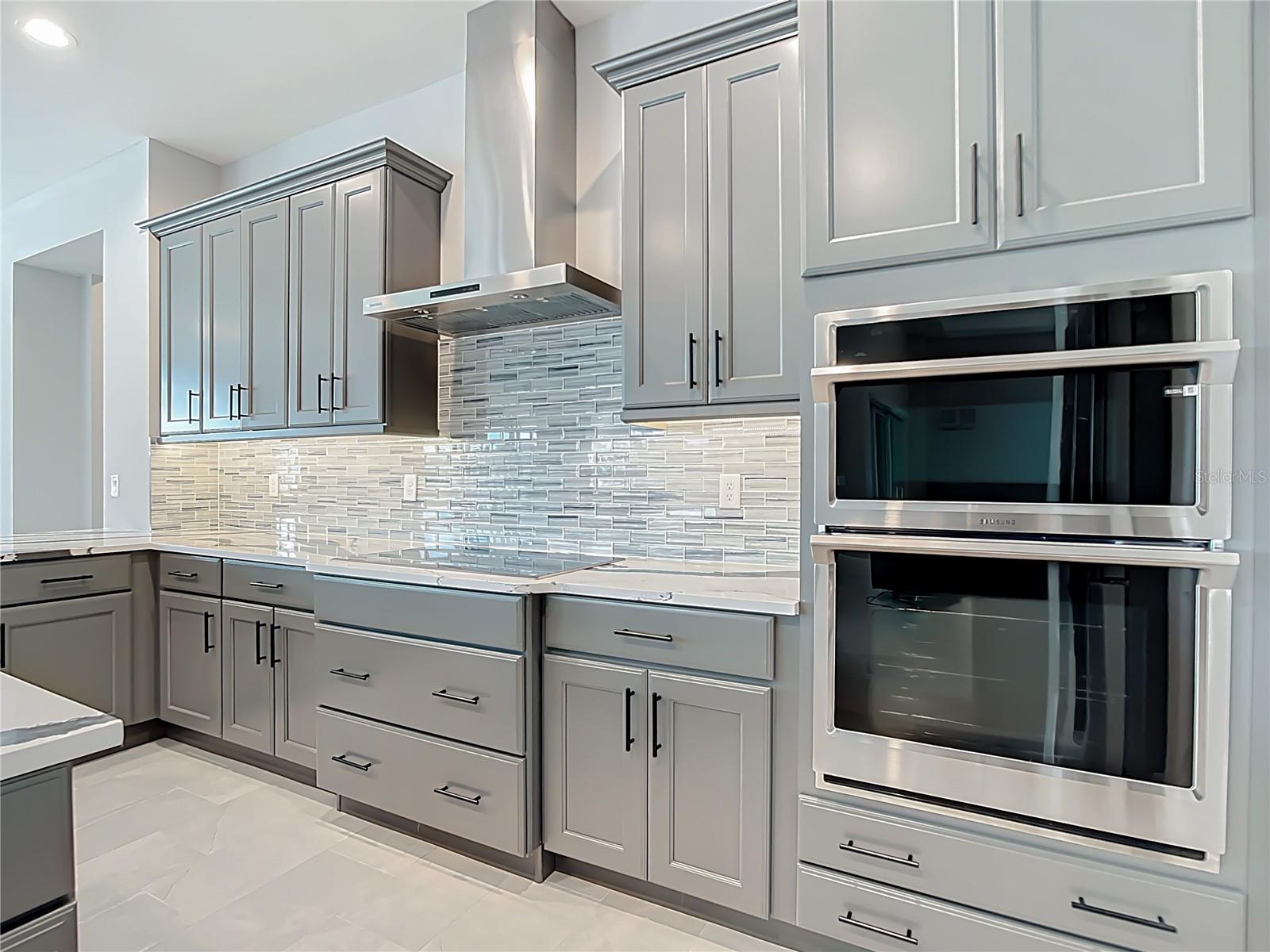 HAMPTON LAKES - Residential