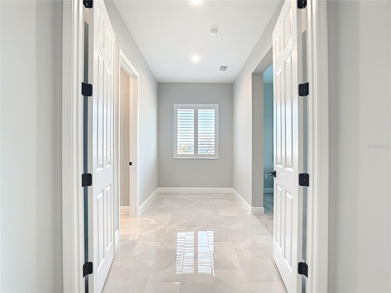 HAMPTON LAKES - Residential