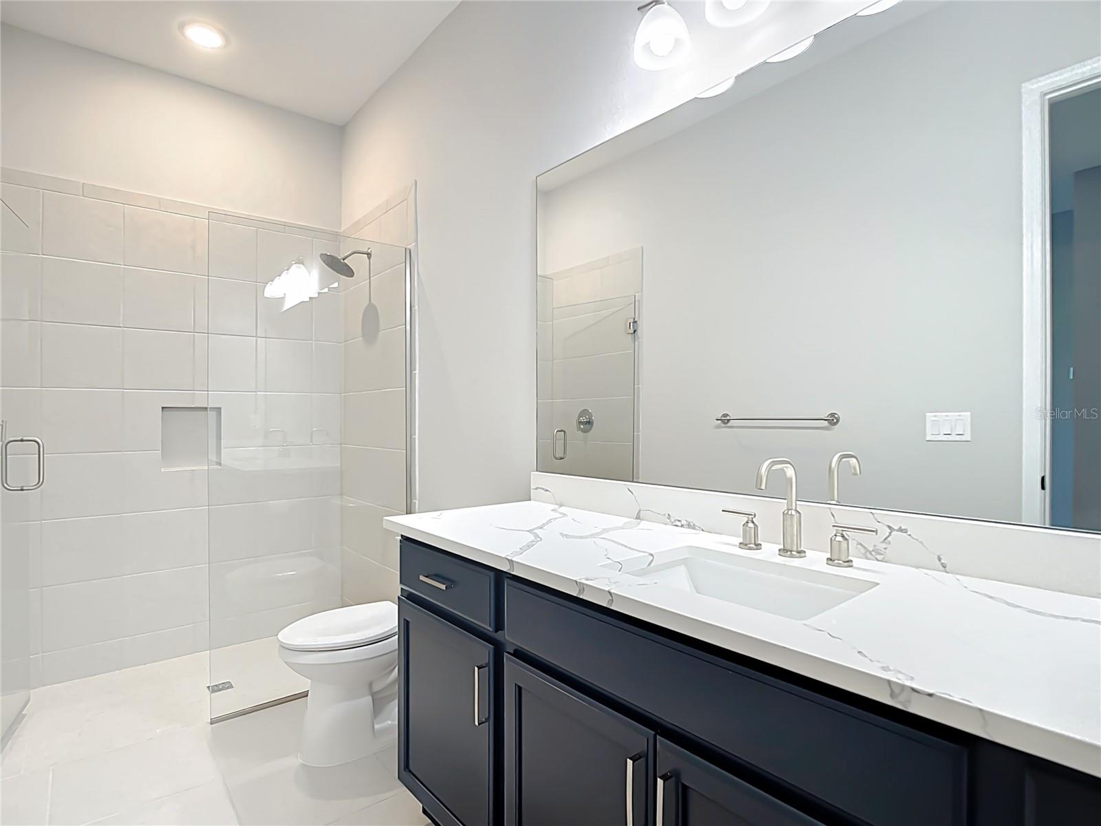 HAMPTON LAKES - Residential