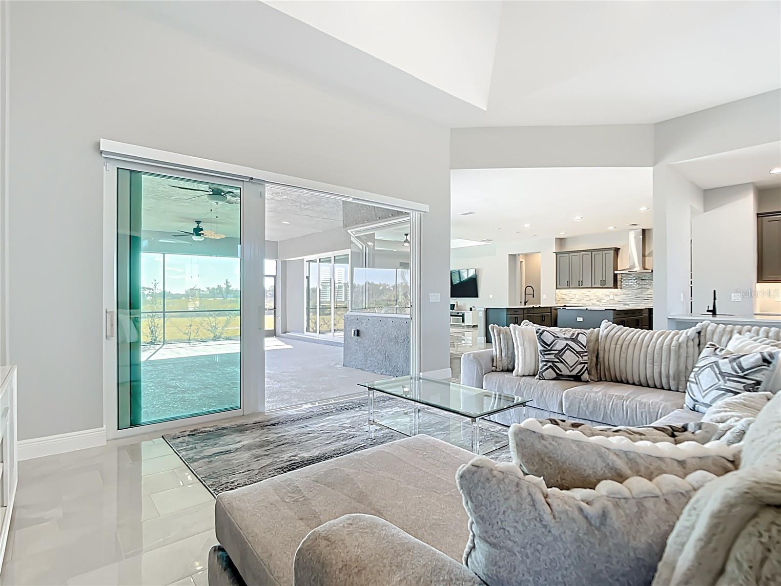 HAMPTON LAKES - Residential