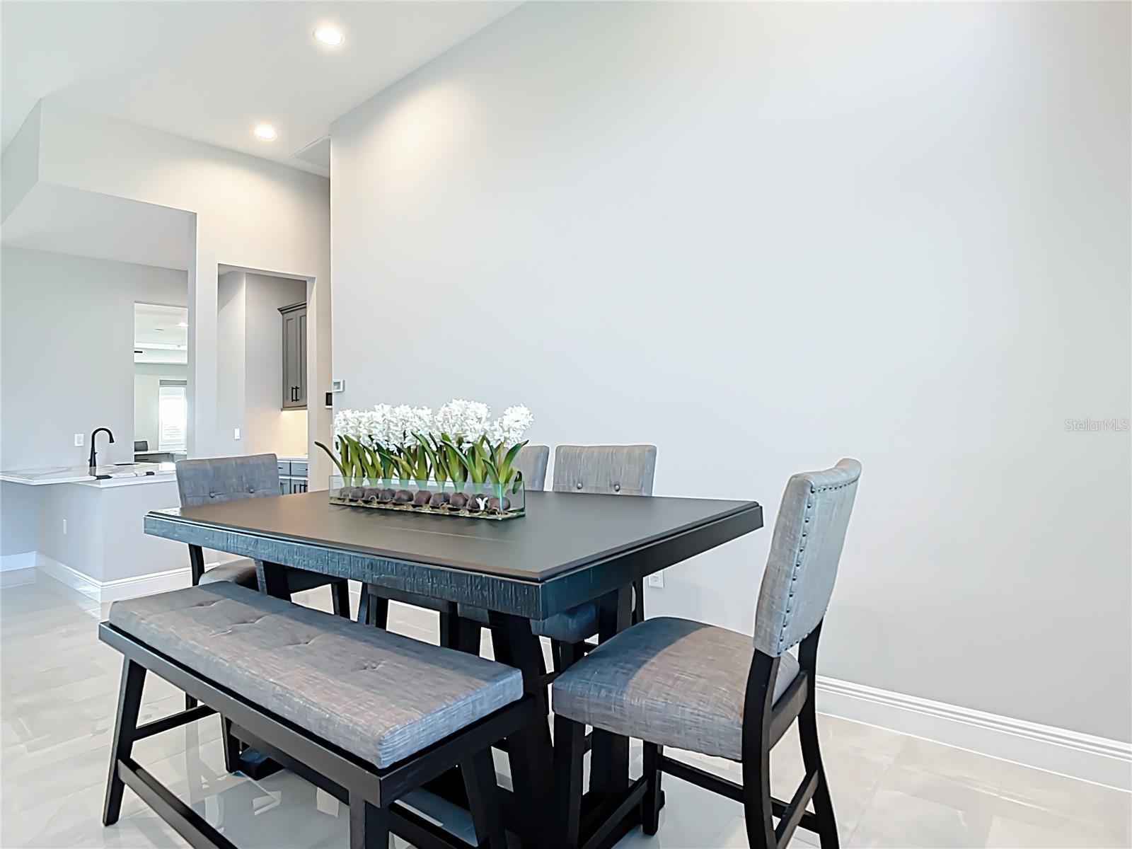 HAMPTON LAKES - Residential