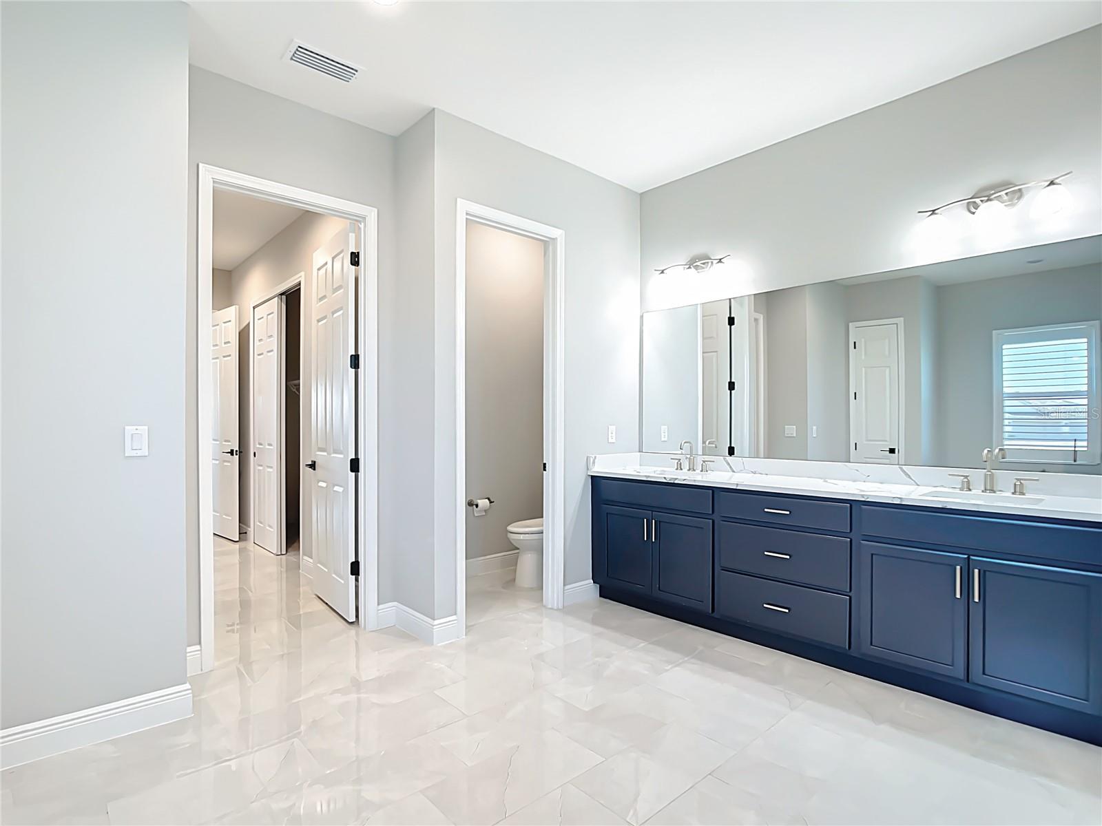 HAMPTON LAKES - Residential