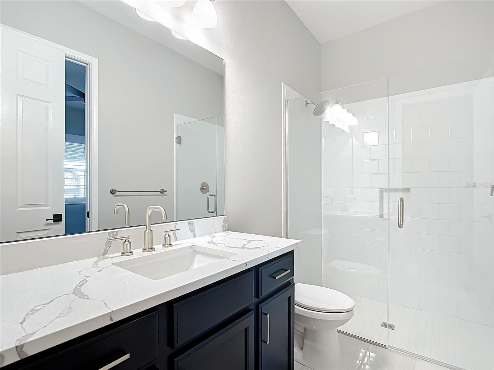 HAMPTON LAKES - Residential