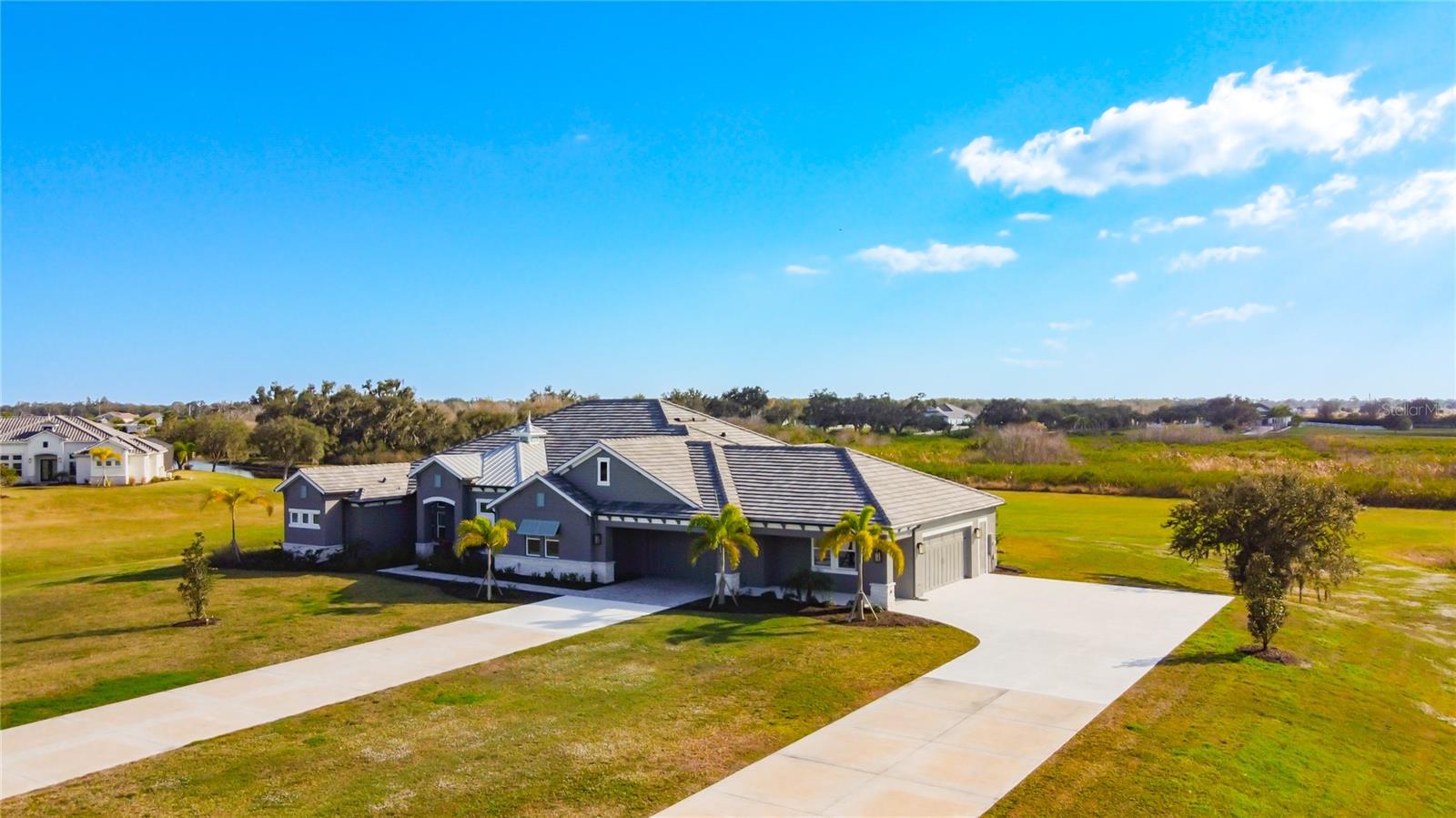 HAMPTON LAKES - Residential