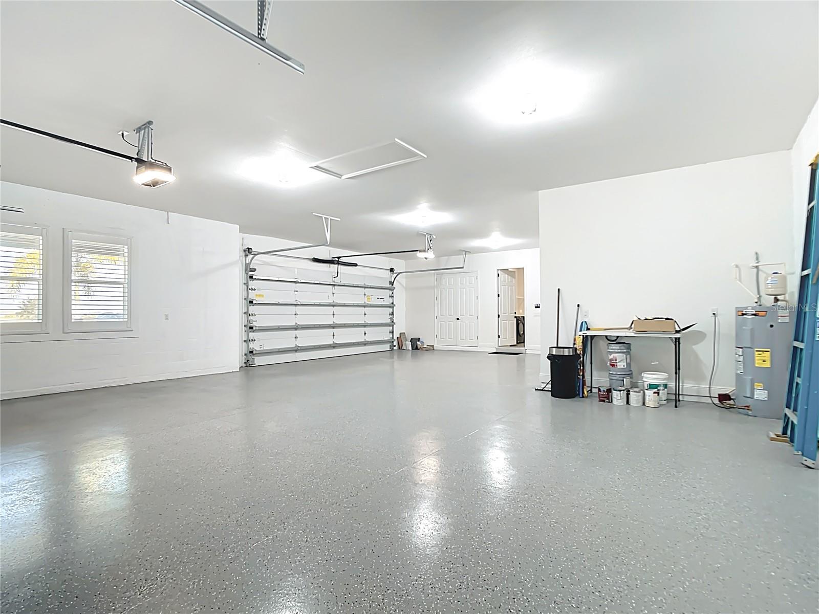 HAMPTON LAKES - Residential