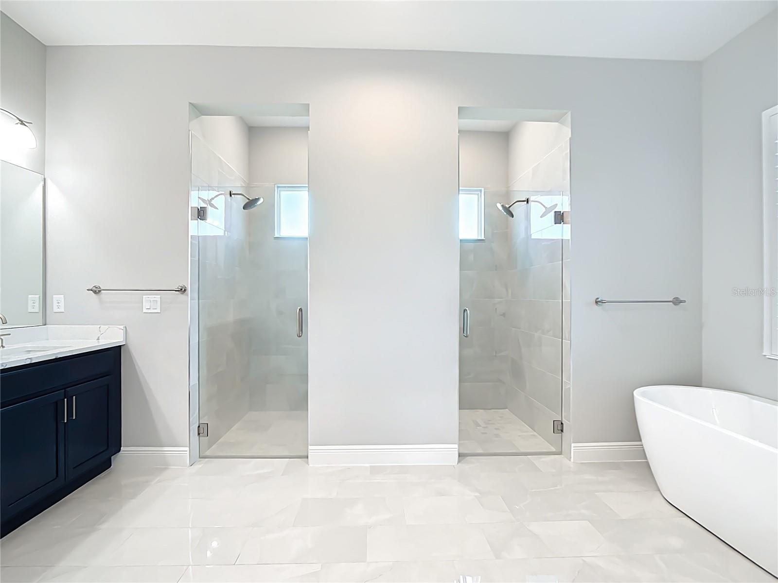 HAMPTON LAKES - Residential