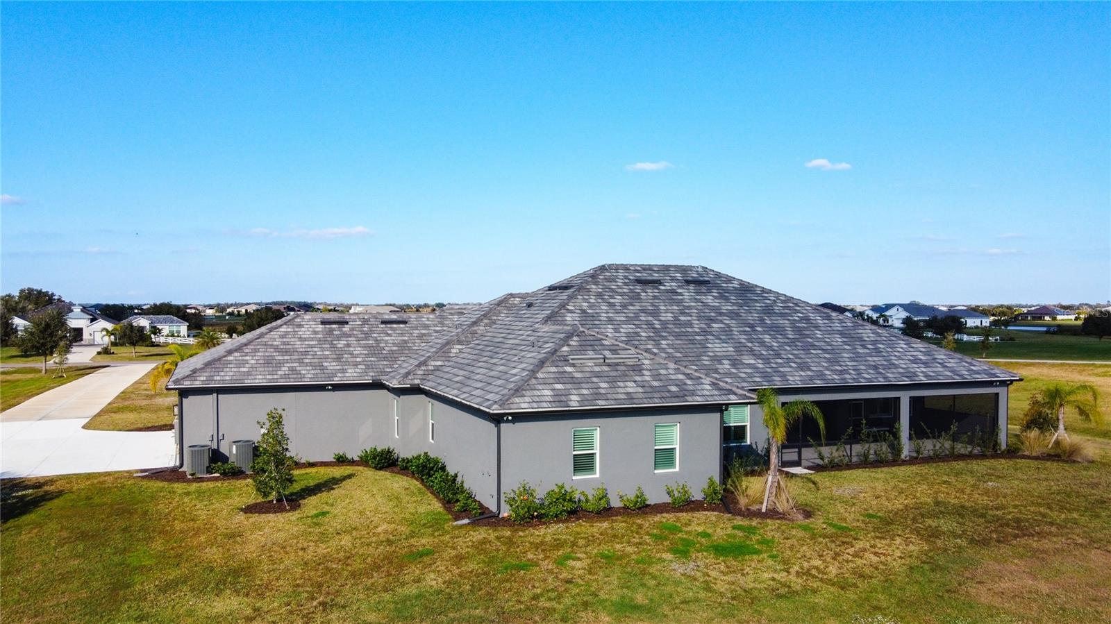 HAMPTON LAKES - Residential