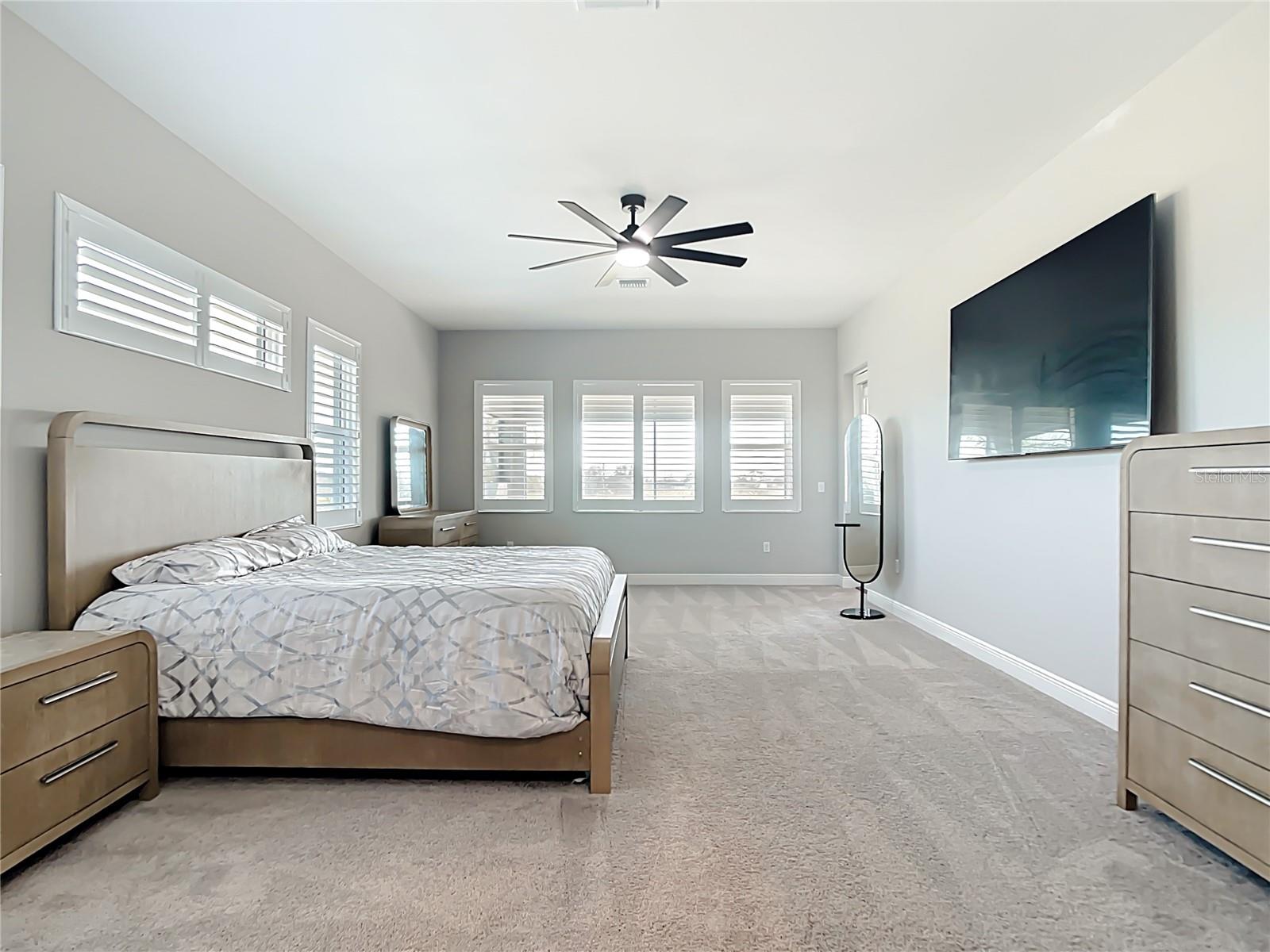 HAMPTON LAKES - Residential