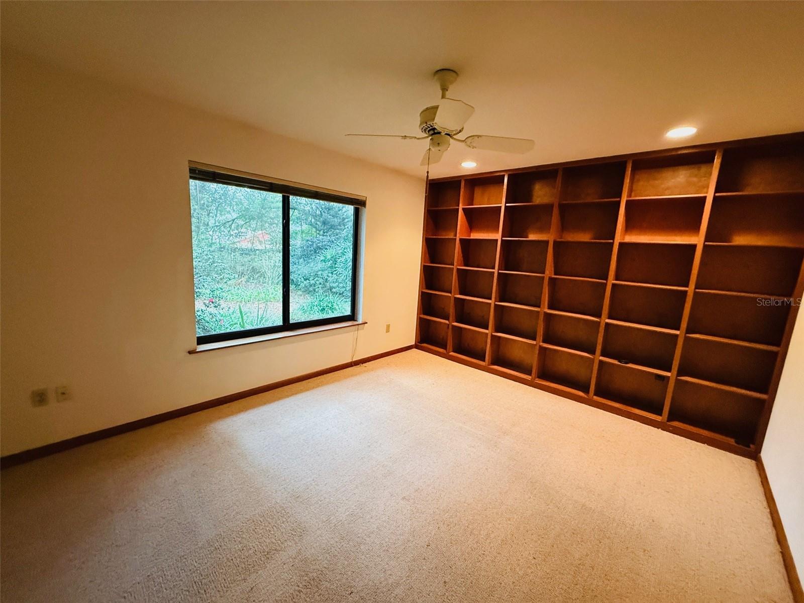 ROYAL GARDENS PH I - Residential