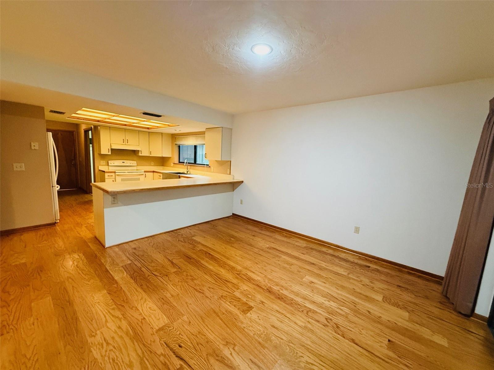 ROYAL GARDENS PH I - Residential