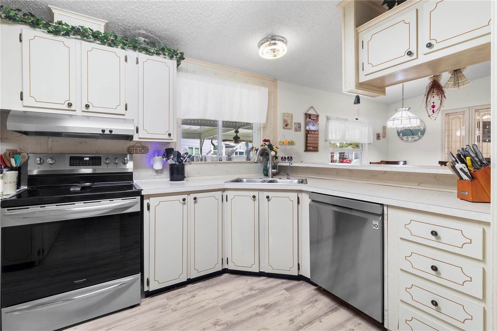 RIDGEWOOD MEADOWS PH II & III - Residential